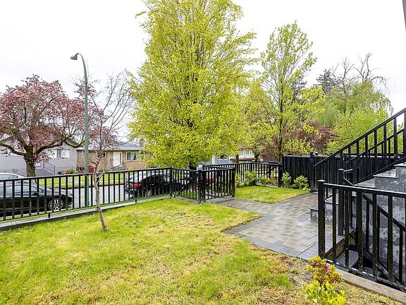 4th image of 333 E 64th Ave