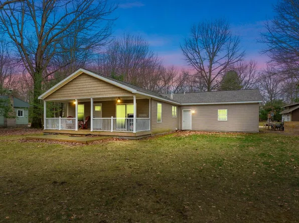 8311 W Shore Dr, Grand Junction, MI 49056