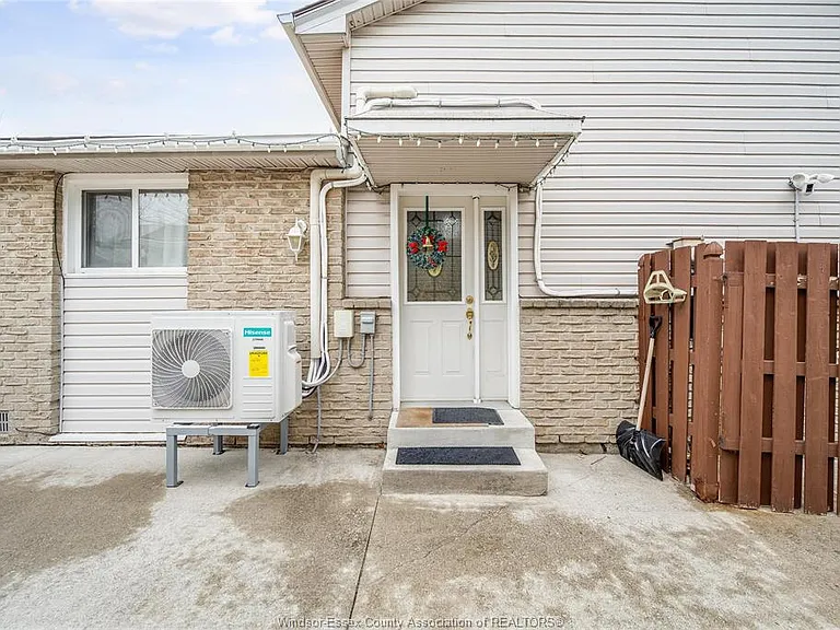 1229 Arncliffe Pl — Photo 27