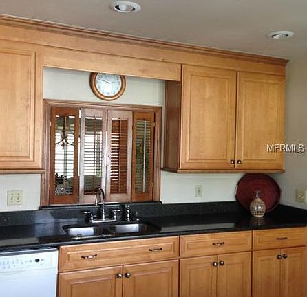3rd image of 110 N Hampton Ct