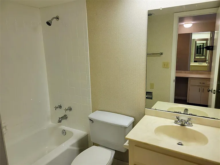 400 64th Ave #1001W — Photo 16