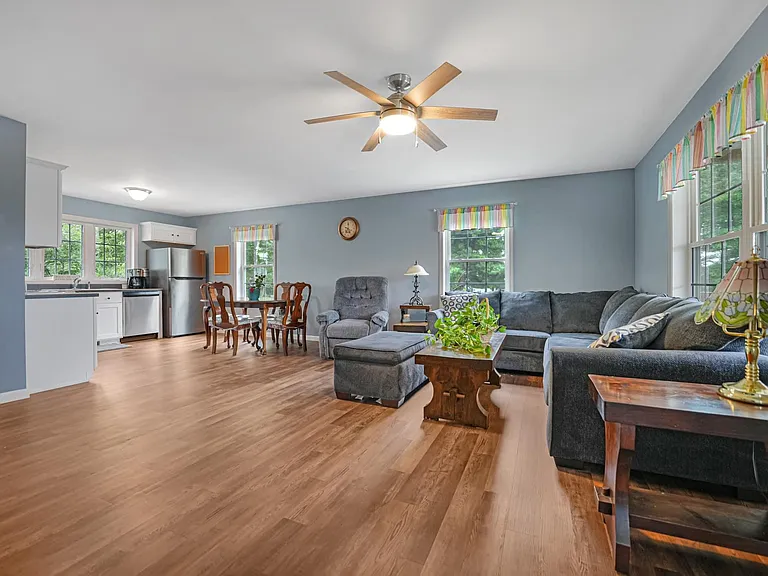 43 Marine Ave — Photo 6