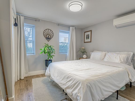5th image of 250 Suydam Ave APT 1