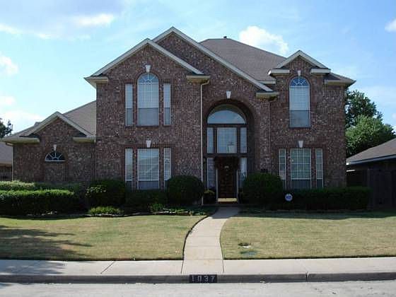 1st image of 1037 Hampshire Ln