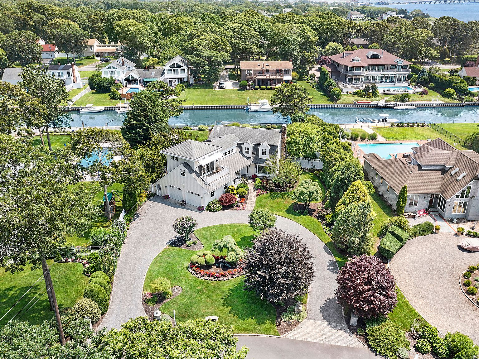 10 Canal Way, Hampton Bays, NY 11946 Zillow