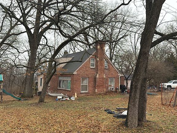 2nd image of 8801 Woodland Ave