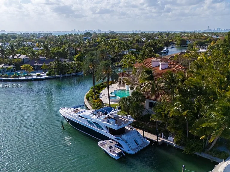 260 Cape Florida Dr — Photo 35