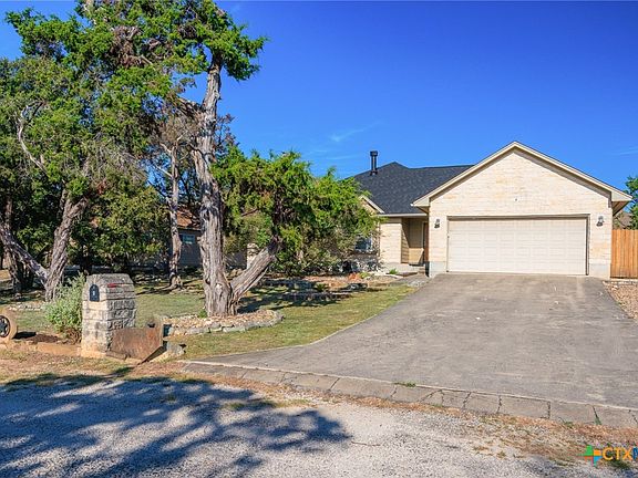 2nd image of 4 Holly Berry Ln