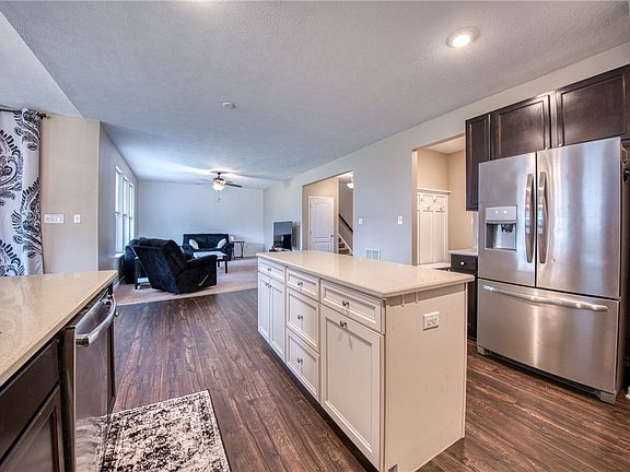 4th image of 3007 Sir Charles Dr