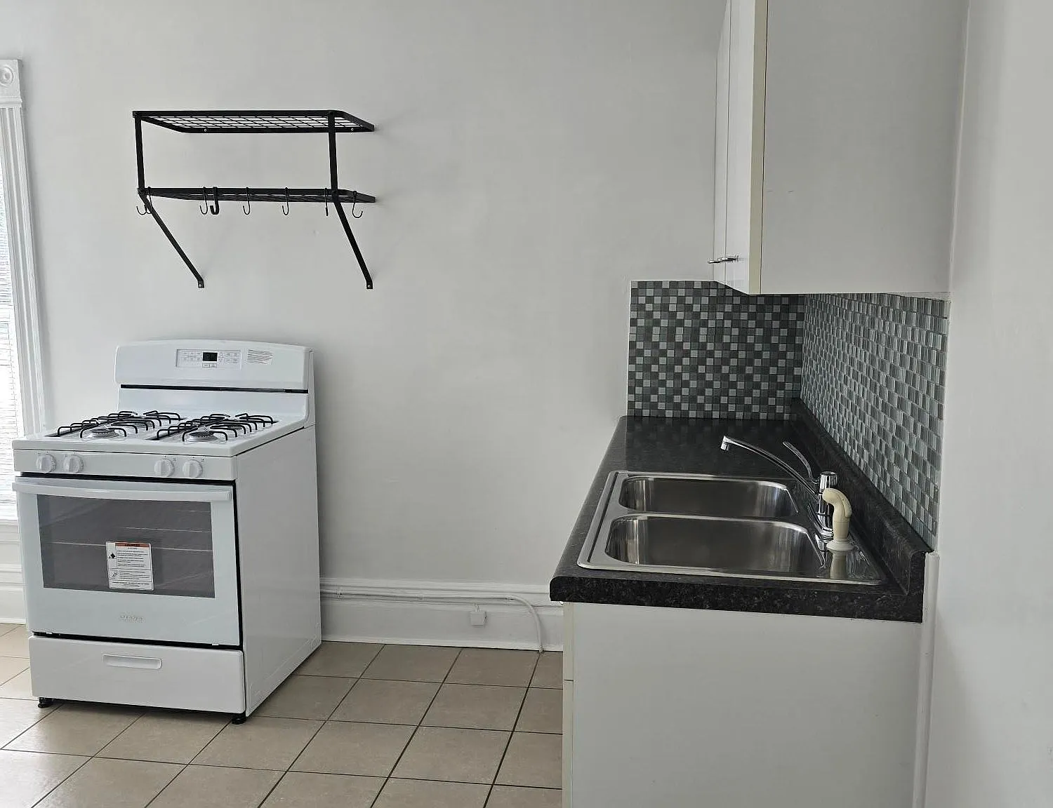 2 bed, 1200 sqft, $1,595 — Photo 3