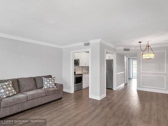 5th image of 9061 Sunrise Lakes Blvd APT 214