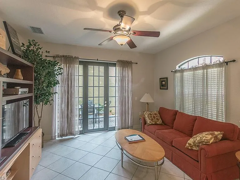 9102 Chula Vista St #11302 — Photo 11