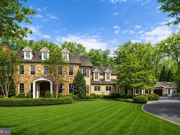 9698 Mill Ridge Ln, Great Falls, VA 22066