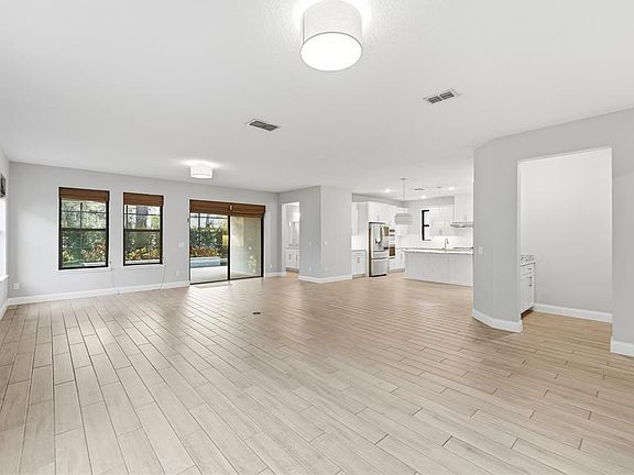 3rd image of 8236 Procida Isle Ln