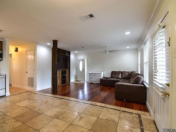 4th image of 303 N Montz Ave