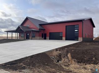 239 Grey Goose Dr, Wentworth, SD 57075