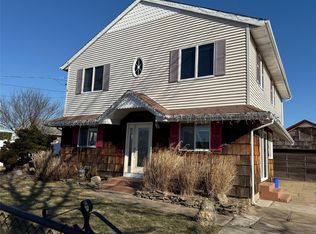 57 Annuskemunnica Rd, Babylon, NY 11702