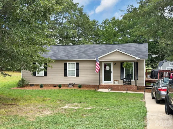213 Darth Maul Dr, Grover, NC 28073