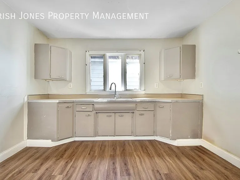 151 Howell St #1 — Photo 10
