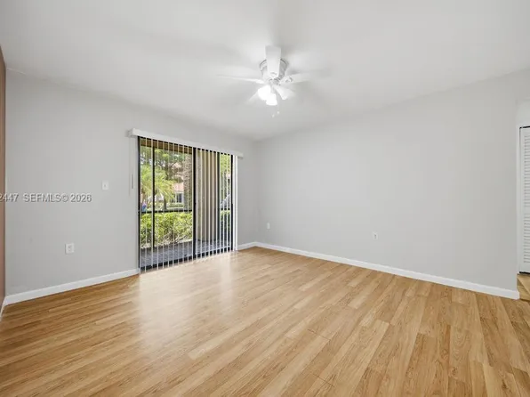 15560 SW 104th Ter APT 6110, Miami, FL 33196