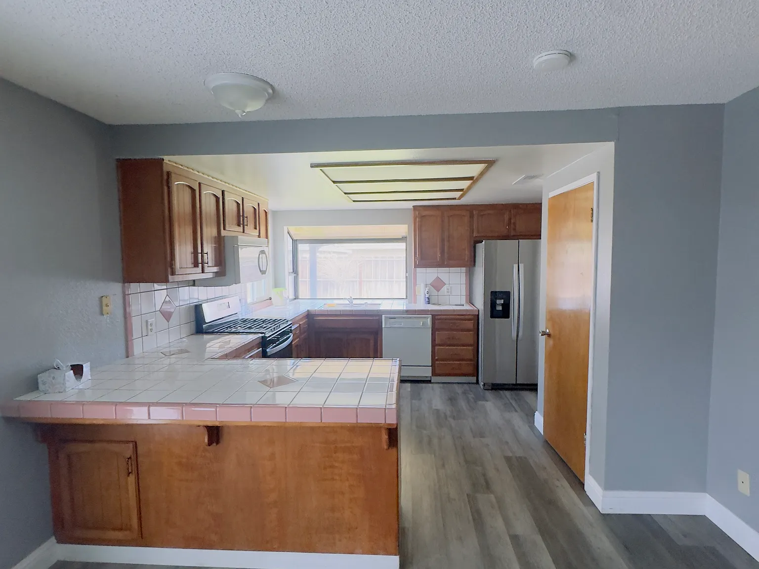 3 bed, 1425 sqft, $2,200 — Photo 3