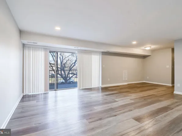 7609 Fontainebleau Dr APT 2207, Hyattsville, MD 20784