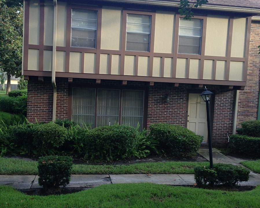 1st image of 8231 Sutton Pl N