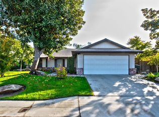 3595 Sunnyside Ave, Clovis, CA 93611