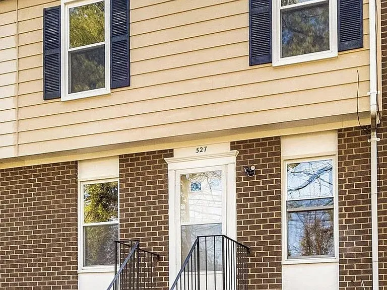 505 W Diamond Ave — Photo 1