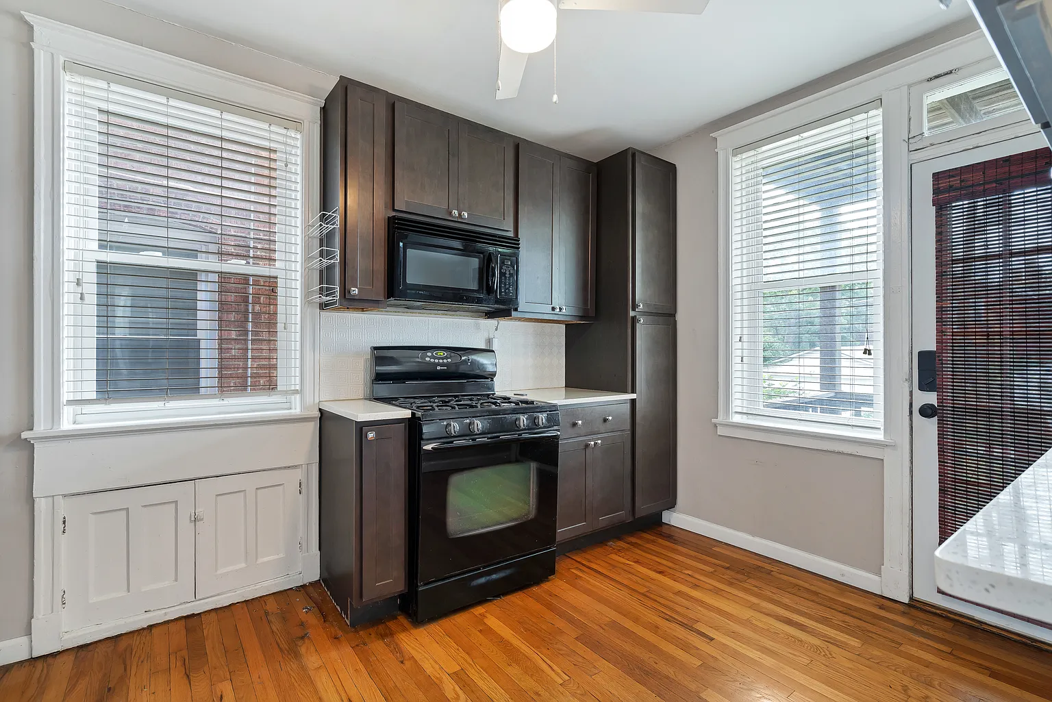 4930 Tholozan Ave photo 1