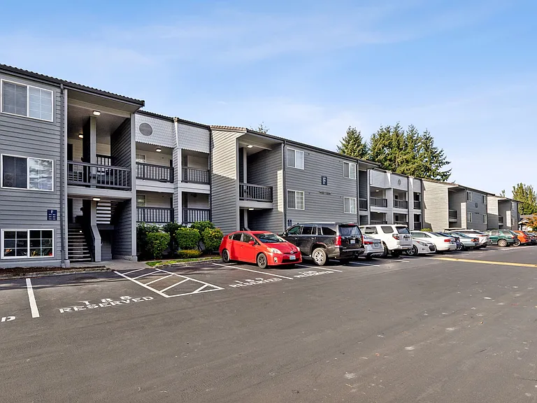 CentrePointe Apartments — Photo 23
