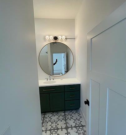 5th image of 128 W Ash St #1