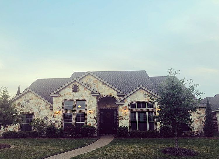 1st image of 100 Saintsbury Cir