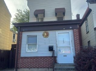 842 N 9th St, Reading, PA 19604