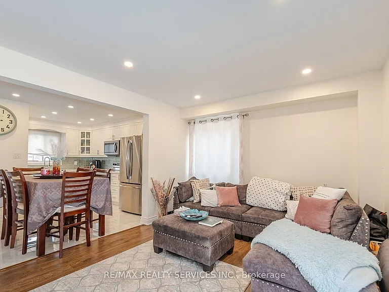 9 Hawkins Ct — Photo 3