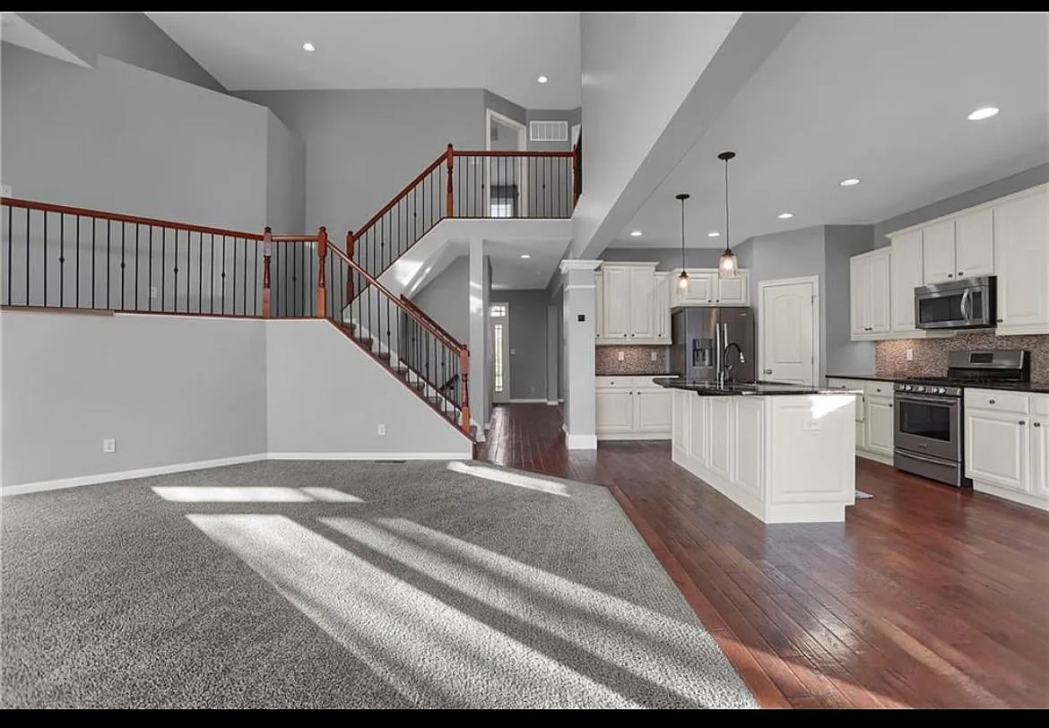 Building Photo - 12964 Saxony Blvd