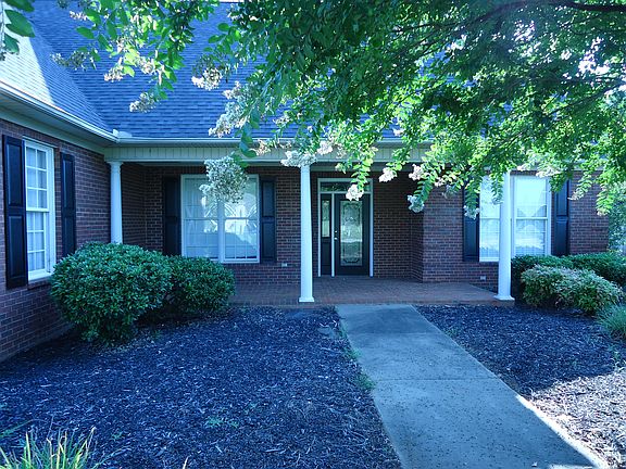 2nd image of 208 Autumn Glen Dr