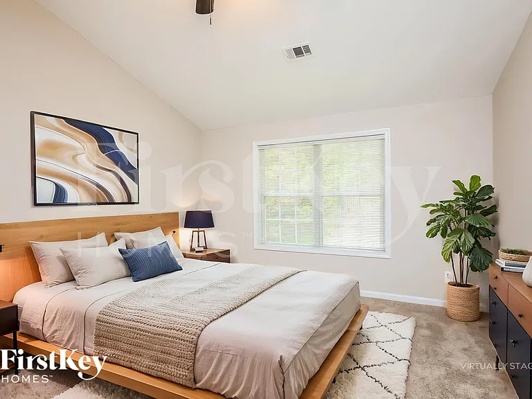 2410 Kirkstone Dr — Photo 9