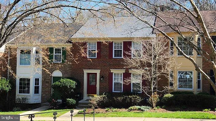 8931 Park Forest Dr — Photo 1