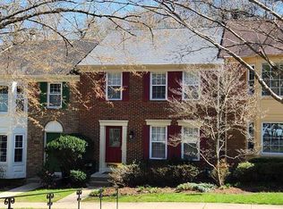 8931 Park Forest Dr, Springfield, VA 22152