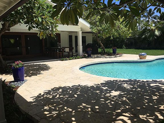 5 bedroom, 3.5 bath pool home! Fully furnished turnkey home!