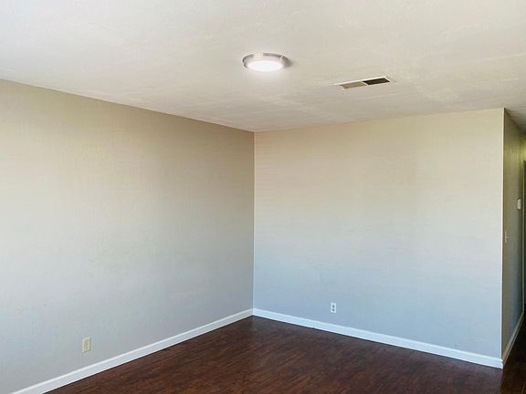 4th image of 5939 Idlewild Ave