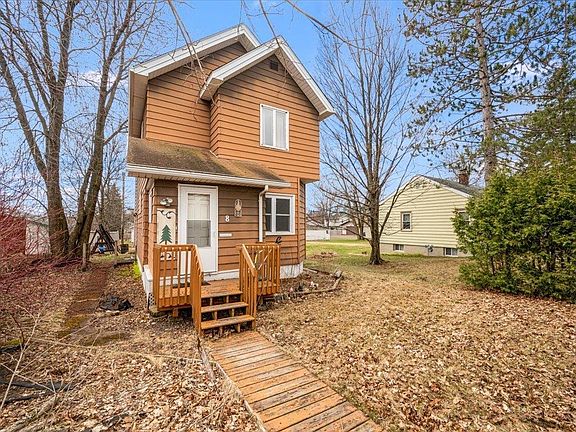 3rd image of 8 4th St