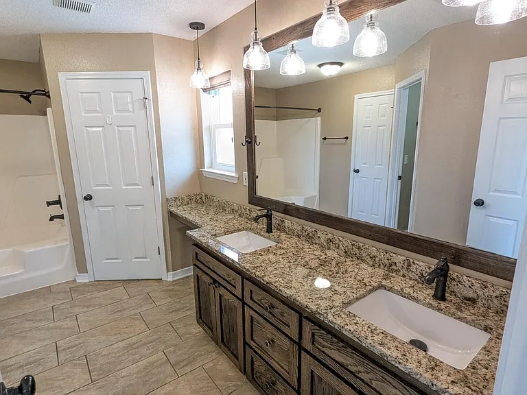 2409 Juneau Ln — Photo 24