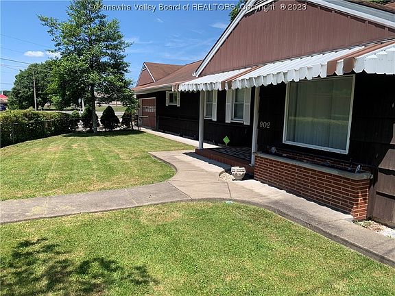 4th image of 902 Glen Way
