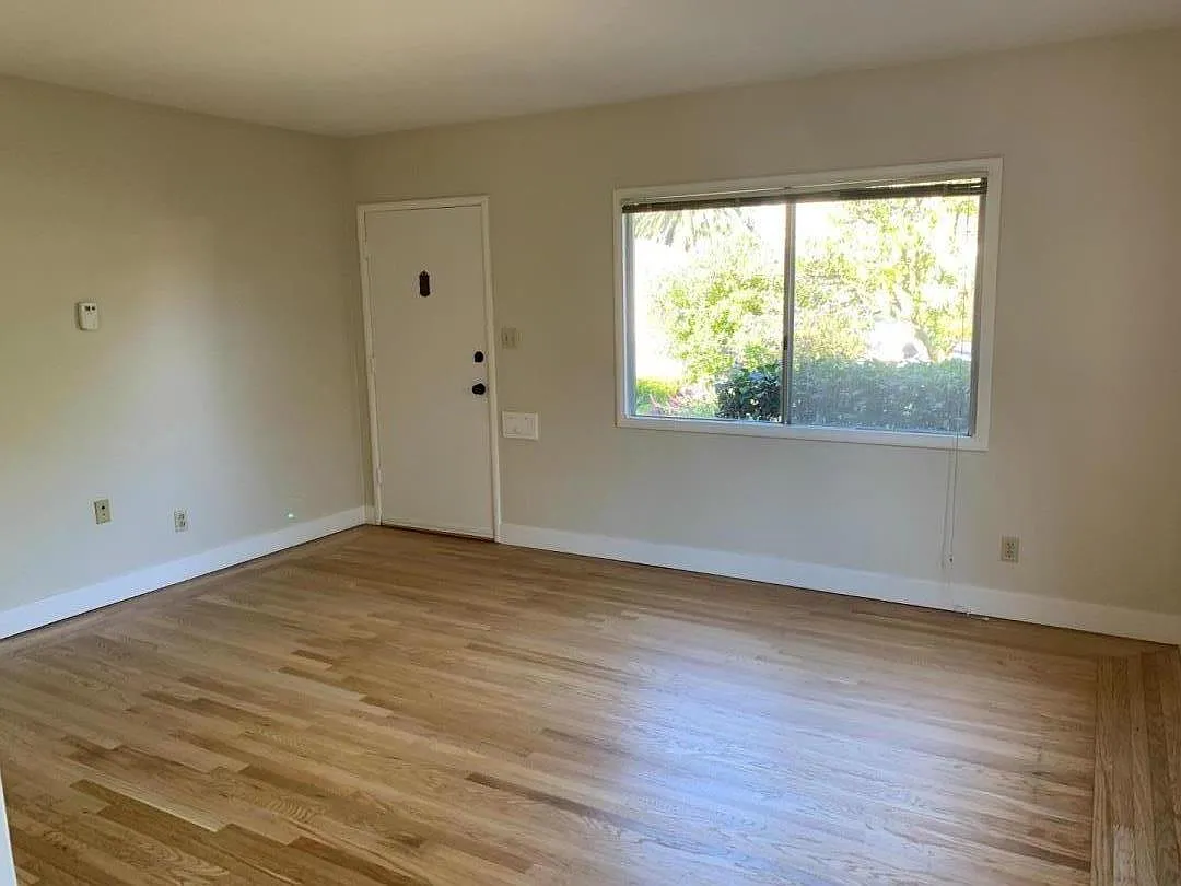 1 bed, 576 sqft, $3,600 — Photo 3