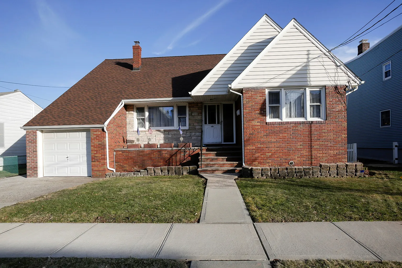 6 Myrtle Ave photo 1