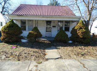 307 NE 2nd St, Fairfield, IL