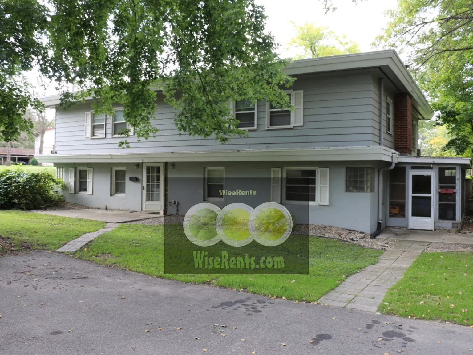 1102 Warren St — Photo 1
