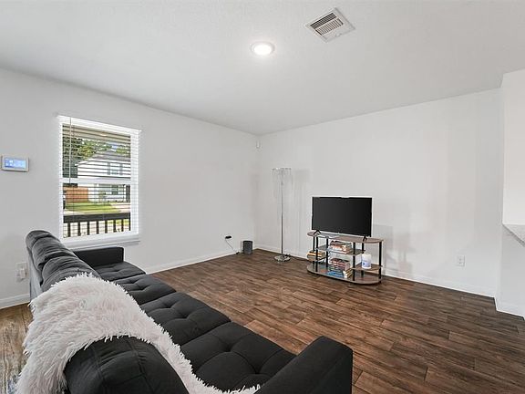 4th image of 16923 Marie Village Dr